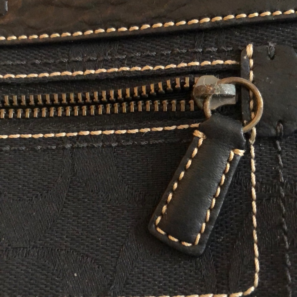 Coach black cloth and leather wristlet - Picture 7 of 7